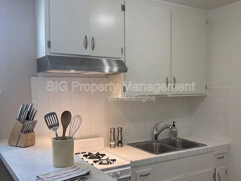 3104 Montrose Ave #6 — Photo 5