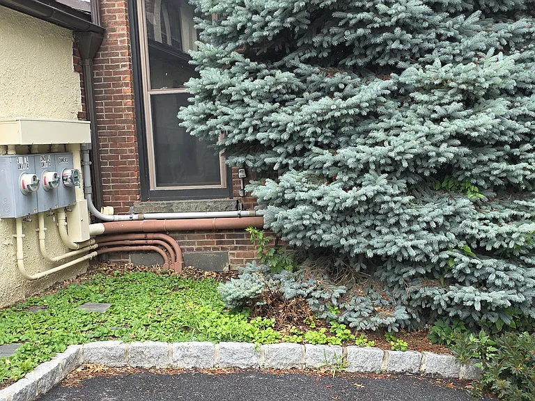 N Broadway — Photo 24