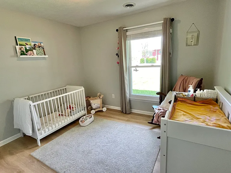 209 Hutchins Dr — Photo 17