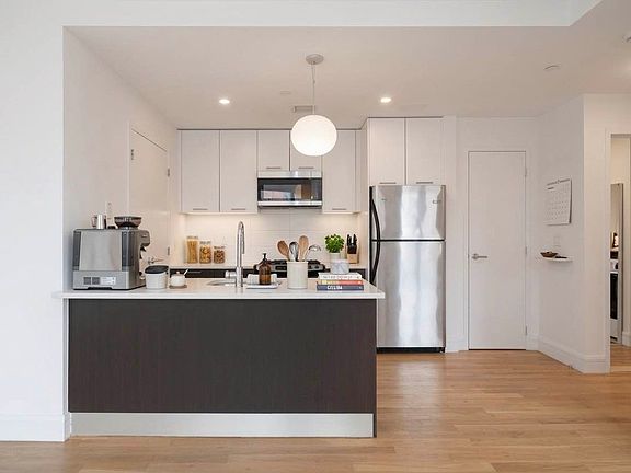 5th image of 525 Union Ave APT 4E