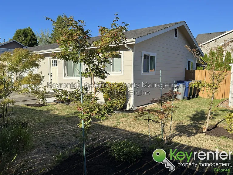 221 Sunset Dr — Photo 23
