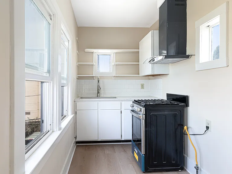 2128 Roosevelt Ave #1 — Photo 6