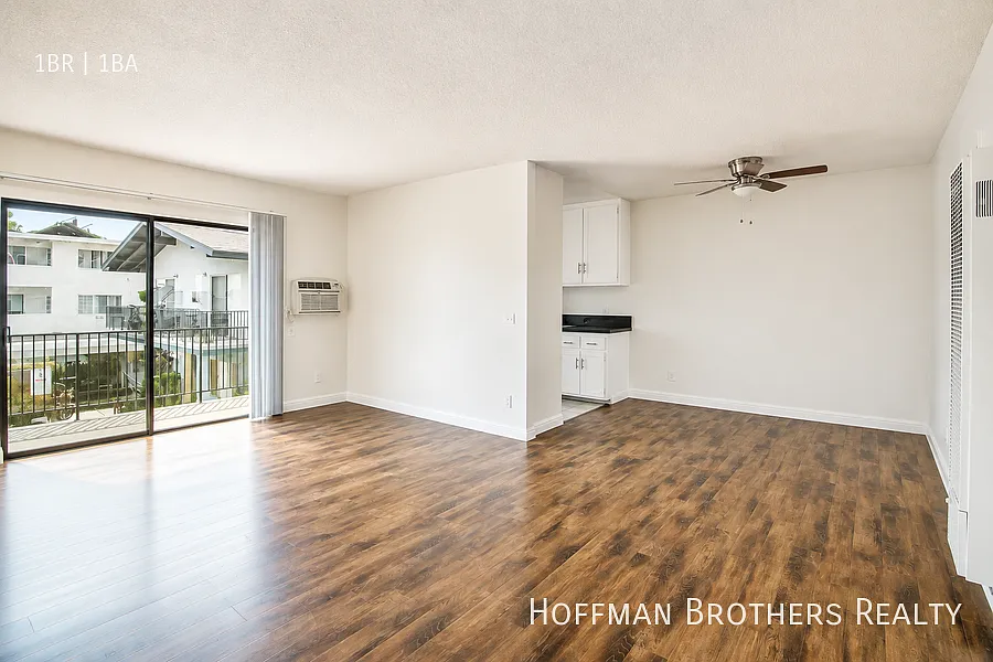 8330 Willis Ave Panorama City, CA 91402 — Photo 1