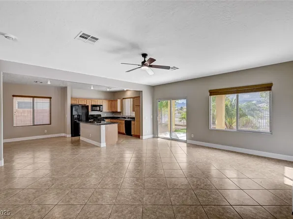 8241 Celina Hills St, Las Vegas, NV 89131