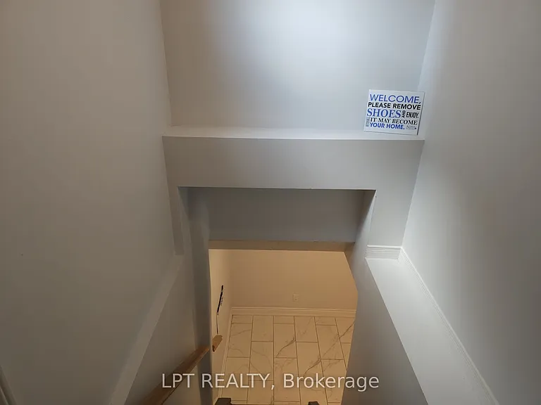 9 Michigan Ave #LEGAL BASEMENT APART — Photo 32