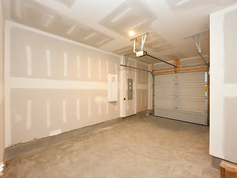 126 Zola Aly — Photo 47