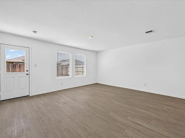 1314 Lady Yoli St — Photo 9