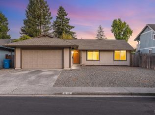 818 Lilac Way, Rohnert Park, CA 94928