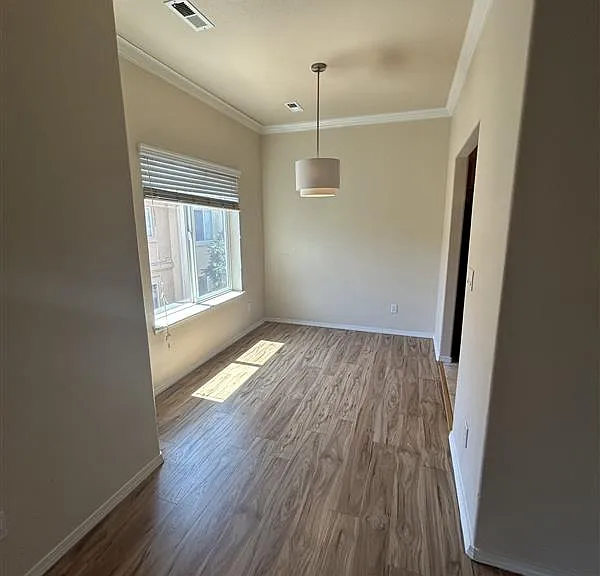 3011 Mandalay Grv #9 — Photo 12