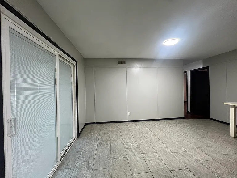 2405 Inadale Ave — Photo 6
