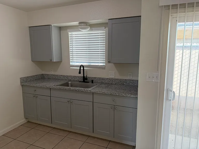 2241 N Chestnut Ave #103 — Photo 3