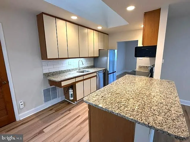 30 E Bluebell Ln — Photo 11