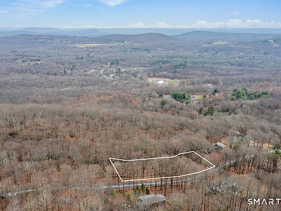 5th image of 8 Chimney Hill Road