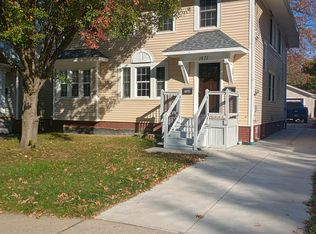 1571 Warren Rd #UP, Lakewood, OH 44107