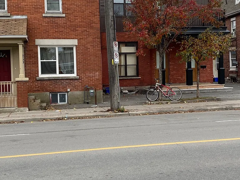 260 Bronson Ave N — Photo 2