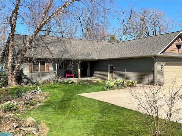 20 Carey Farms Rd, Erie, PA 16511