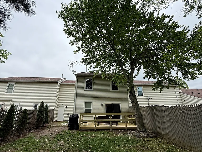233 Lafayette Dr — Photo 29