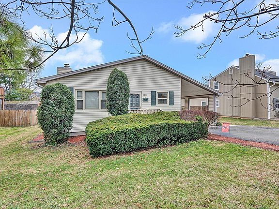 2nd image of 3321 Fort Lewis Cir