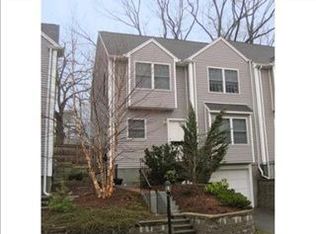 12 Edgemoor Cir, Wellesley, MA 02482