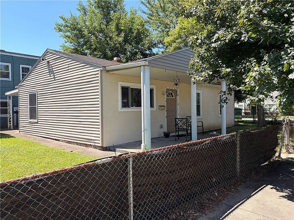 1st image of 216 Halcomb Ave
