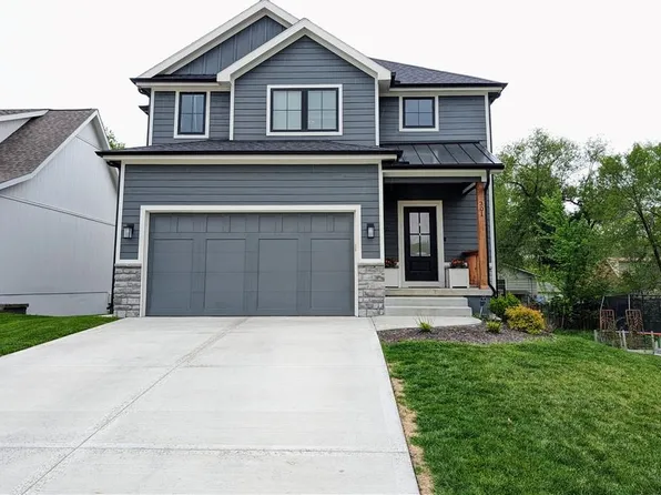 301 Creekwood Dr, Liberty, MO 64068