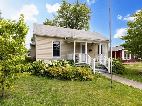 322 E Elm St, Gillespie, IL 62033