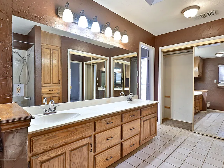 5273 Sherbrooke Ln — Photo 28