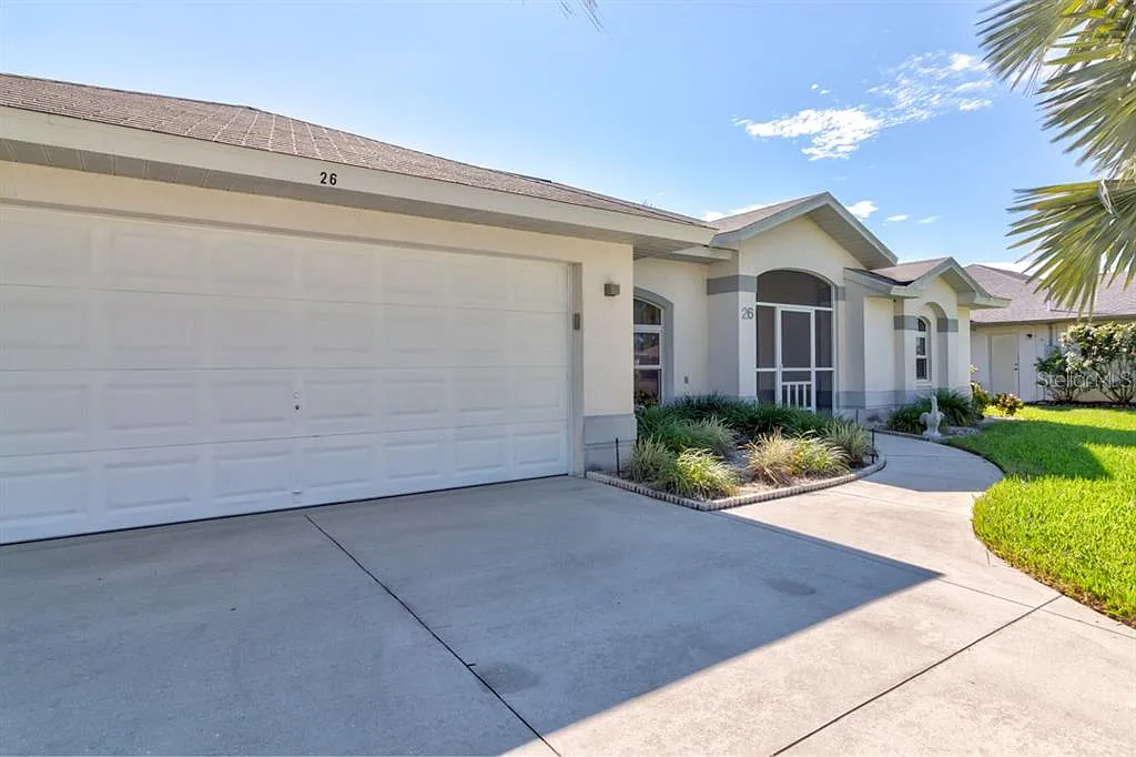 3 bed, 2.0 bath, 1999 sqft, $5,400 — Photo 4