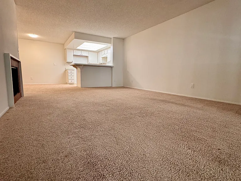 4901 Whitsett Ave #206 — Photo 3