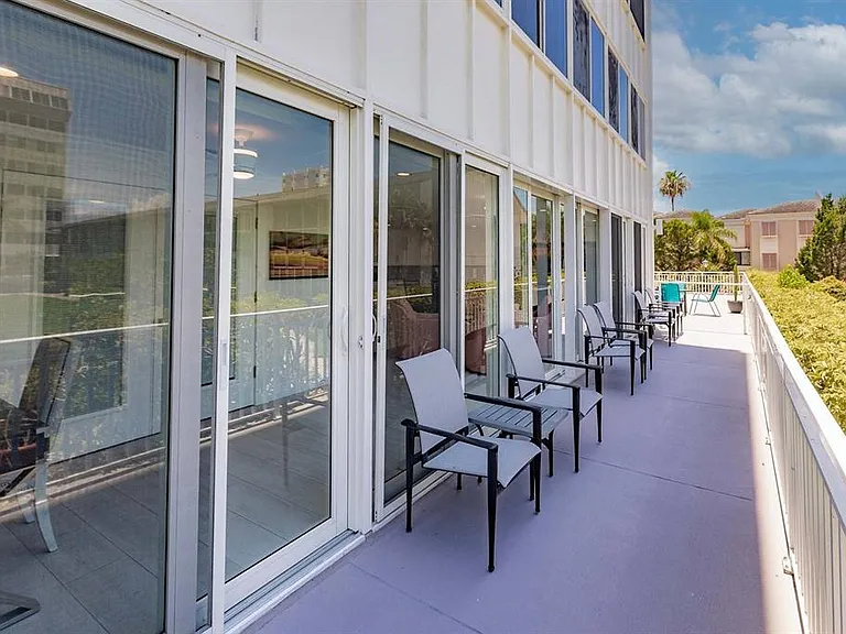1125 W Peppertree Dr #102 — Photo 33