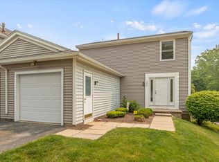 202 Wycliff Dr, Webster, NY 14580