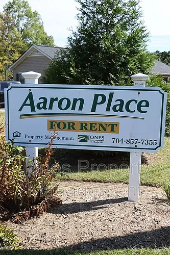 144 Aaron Pl NW Photo 1