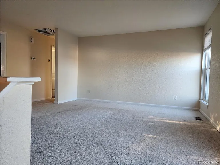 9225 Clermont Dr — Photo 10