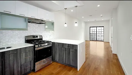 526 Kosciuszko St #4 Photo 1