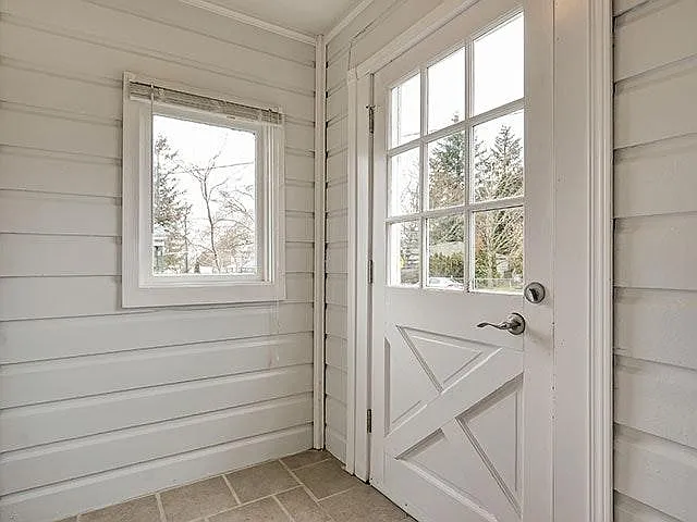 4609 NE 74th Ave — Photo 3