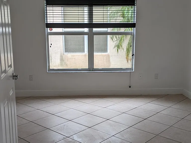 Den/3rd bedroom