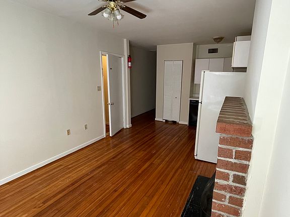 2nd image of 3010 Ellwood Ave APT B