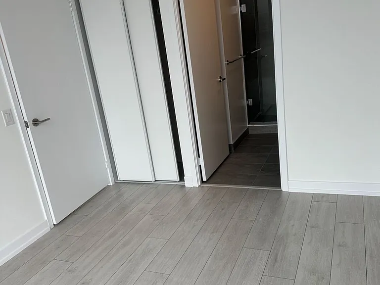 500 Dupont St #715 — Photo 6