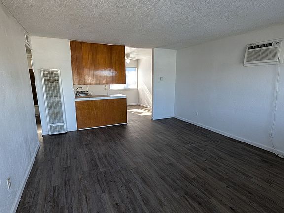 2nd image of 360 S H St