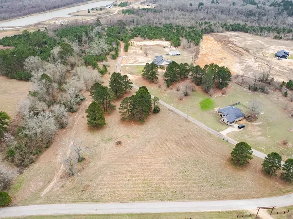 616 Belgian St, Gilmer, TX 75645