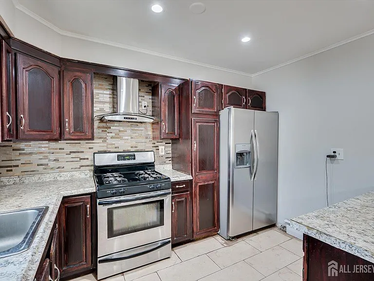 111 Sonora Ave — Photo 12