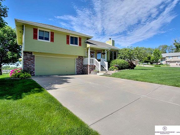2nd image of 20213 Pearl Cir