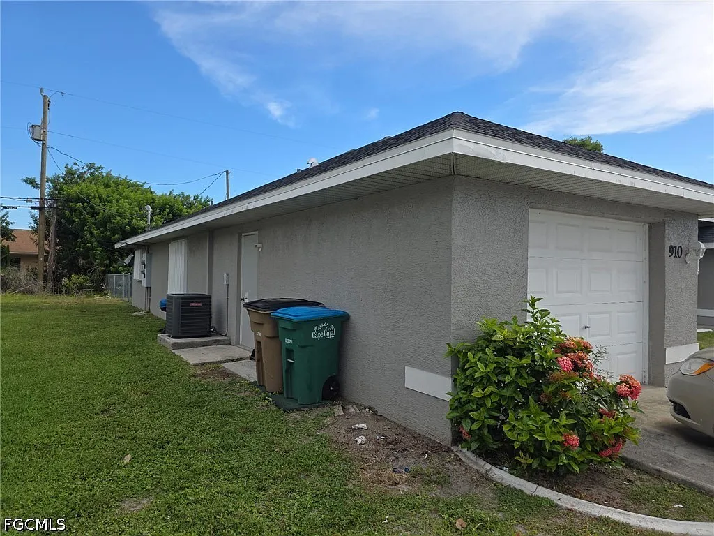2 bed, 2.0 bath, 2256 sqft, $1,700 — Photo 2