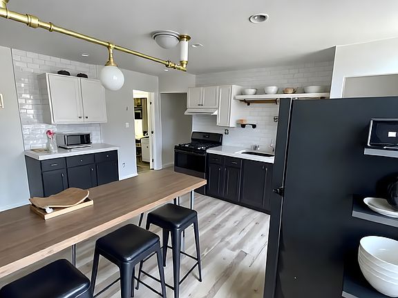 3rd image of 2867 W 21st St #1