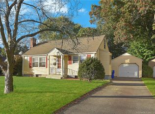 8 Jewell Ave, Cromwell, CT 06416