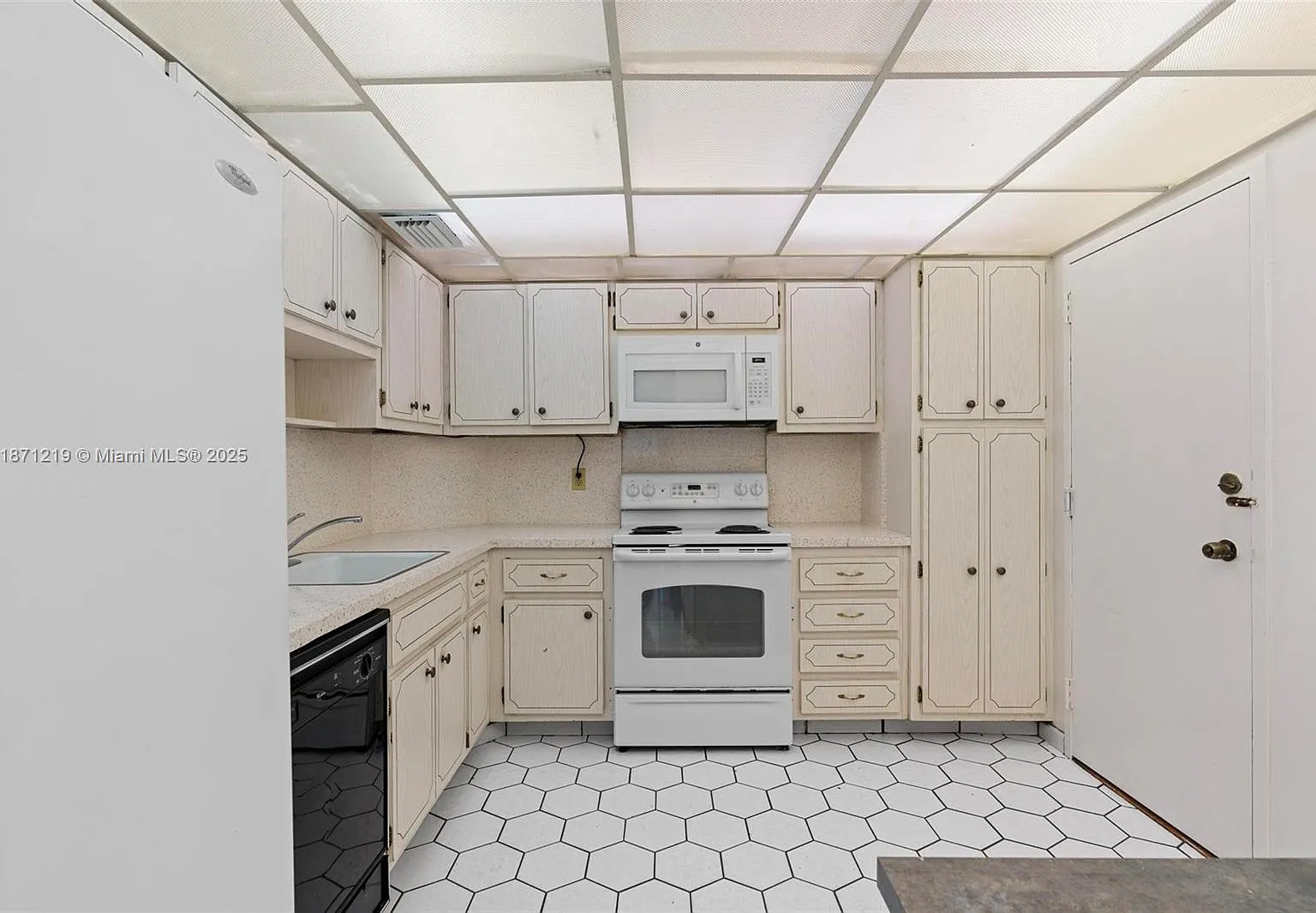 2 bed, 1275 sqft, $2,800 — Photo 3