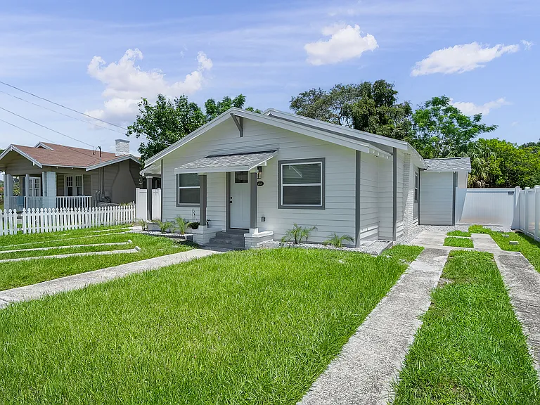 2509 W North B St — Photo 19
