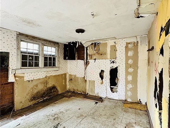 4th image of 1308 George St