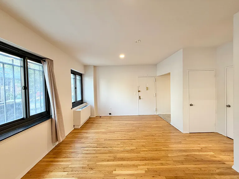 284 Mott St #1F — Photo 4