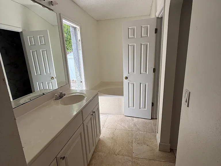 1232 Honey Rd — Photo 2